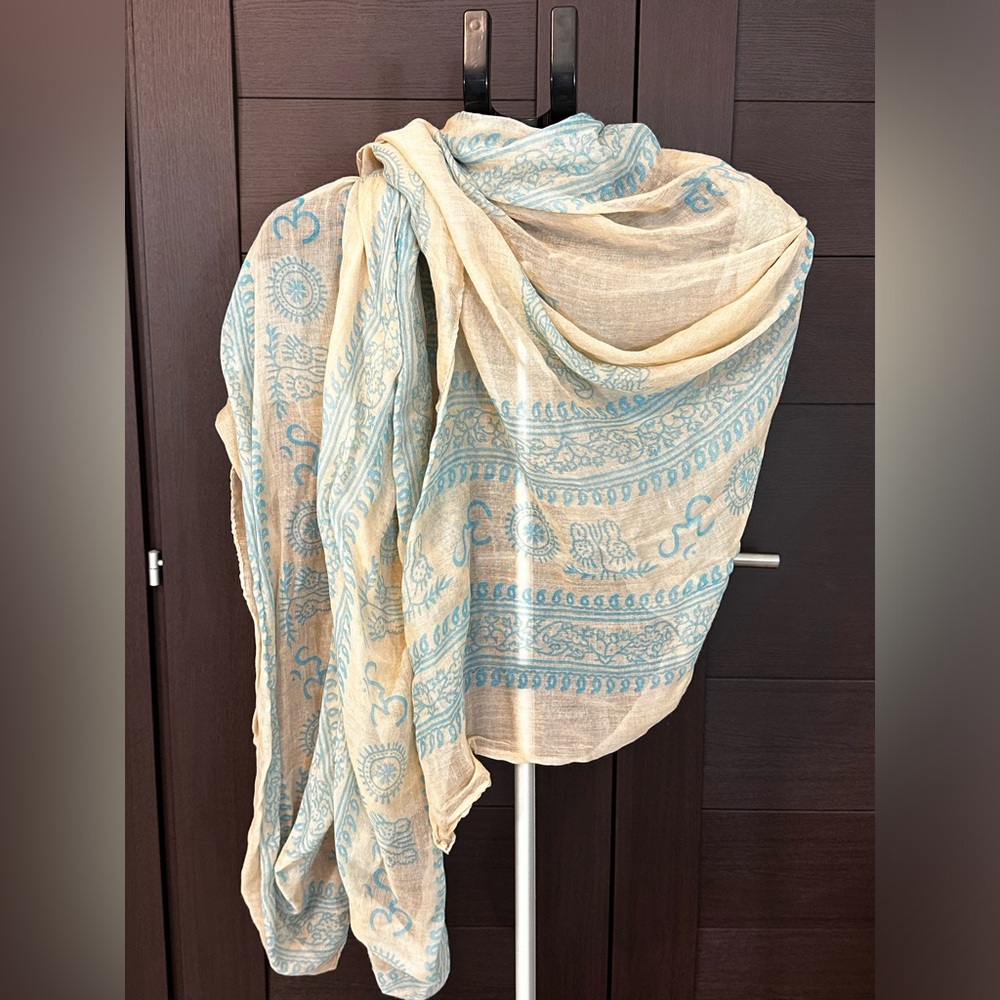 Beige and Blue Patterned Scarf